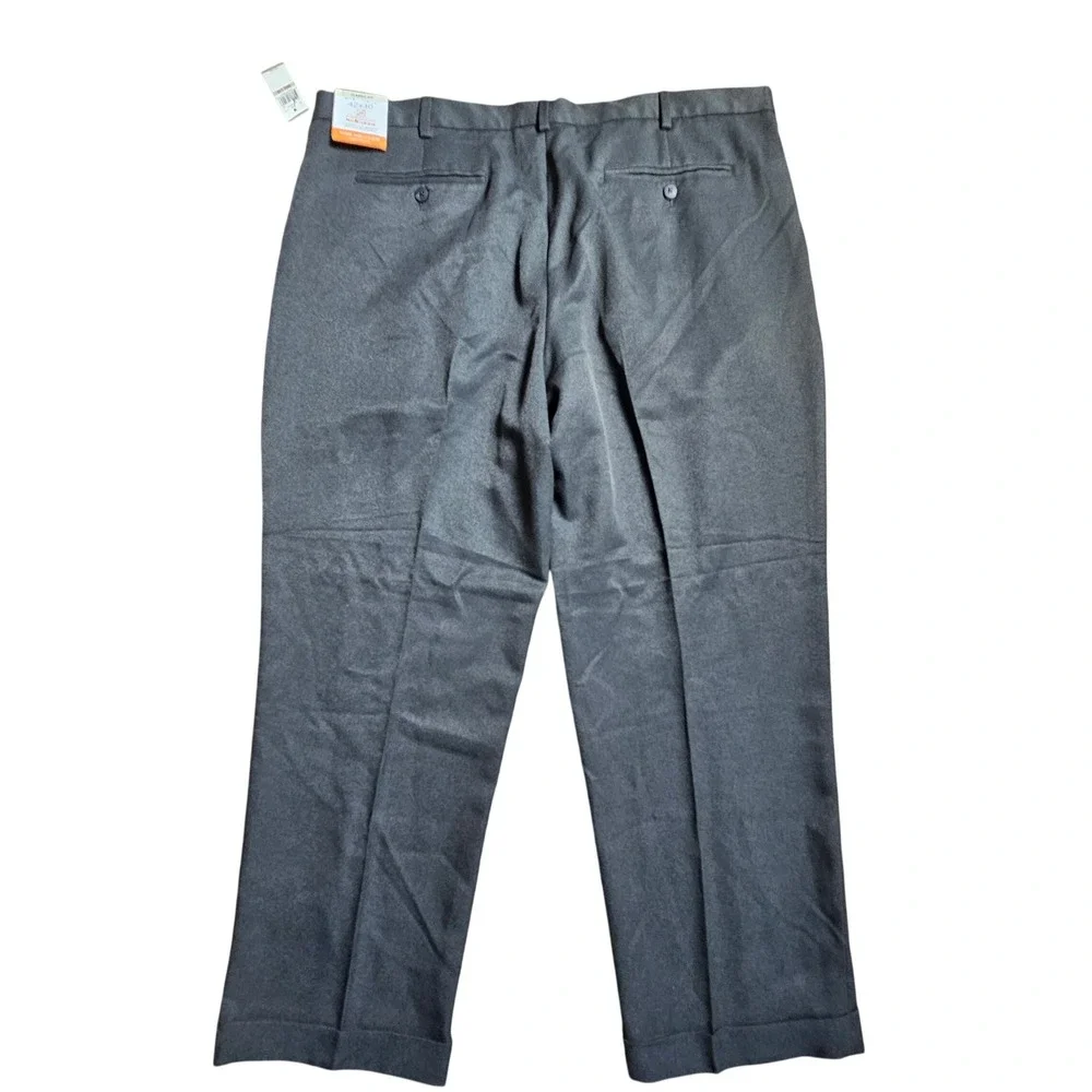 Van Heusen‎ Traveler Pleated Cuffed Dress Pants 42x30 Non Iron Old Money NWT